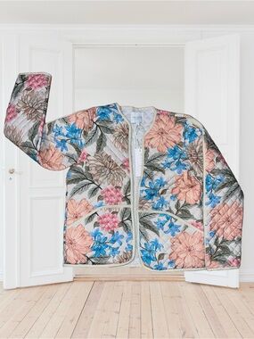🆕Marigold by Victoria Dunn Womens Floral Quilted Jacket in Beige Trim